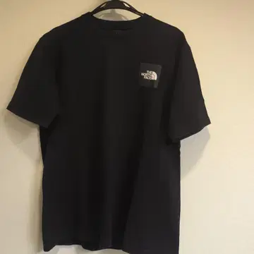 THE NORTH FACE 블랙 티셔츠