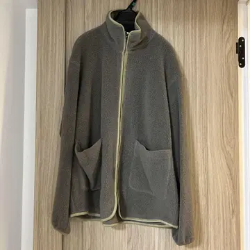 UNDECORATED 플리스