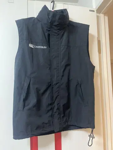 CANterbury 블랙 후드 부착 베스트