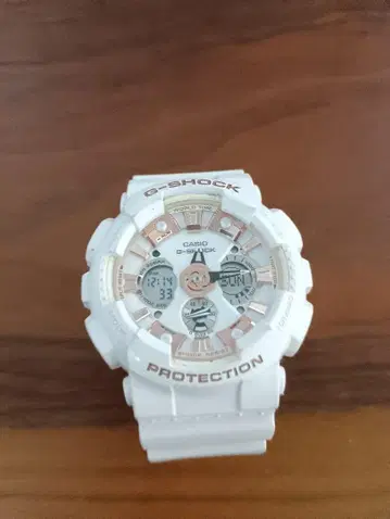 CASIO 지샥 화이트