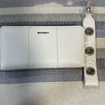 moussy 장지갑