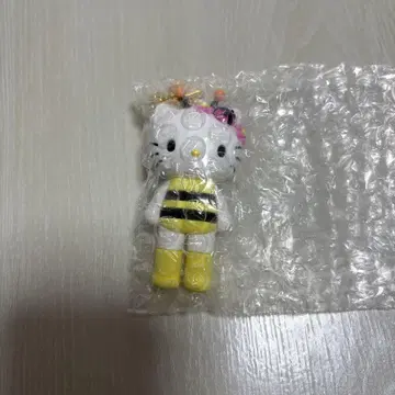 헬로키티 시크릿 마스코트 참 B 벌