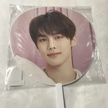 ZEROBASEONE 김규빈 부채