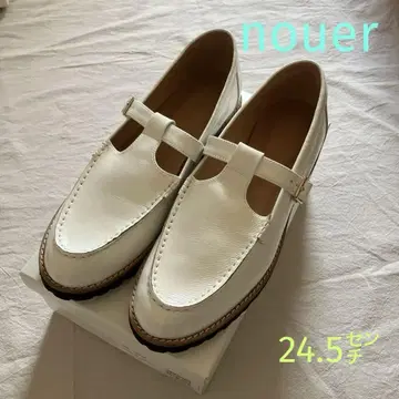 미사용 새상품 nouer T 스트랩 에나멜 로퍼 흰색 화이트