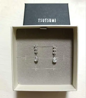 K10WG 큐빅 지르코니아 귀걸이 TSUTSUMI 츠츠미