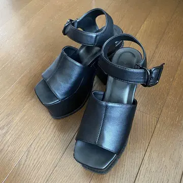 EMODA 센터 솔기 벌키 샌들 M 블랙 통굽