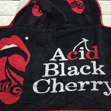 Acid Black Cherry 후드 부착 타월