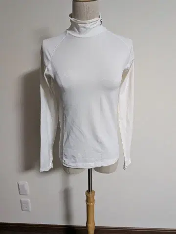 adabat 아타바트 화이트 하이넥 긴팔 40 used
