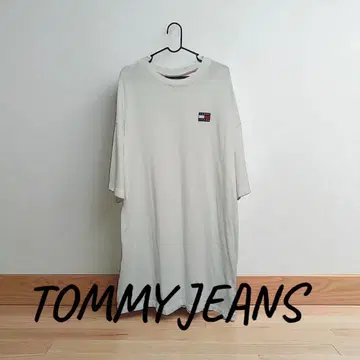 TOMMY JEANS 오버 사이즈 티셔츠 화이트