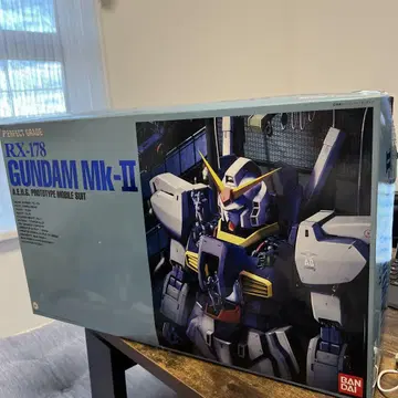 RX-178 GUNDAM Mk-II 퍼펙트 그레이드 1/60 미조립
