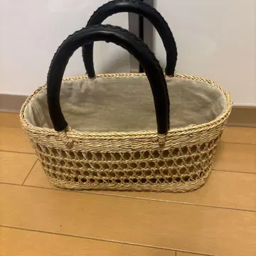 타원형 바스켓백 블랙 핸들