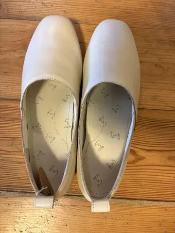 ing 신발 (24.0cm)