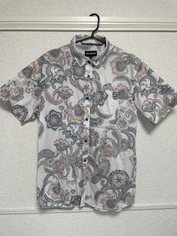 BILLABONG 페이즐리 무늬 반팔 셔츠