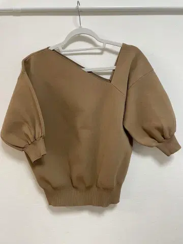 MURUA 베이지 오프숄더 니트 F 사이즈