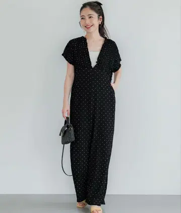 coca 주름 셔링 V 넥 올인원