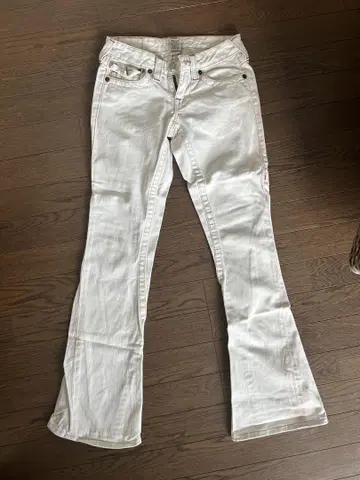 True Religion 화이트 부츠 컷 데님 25