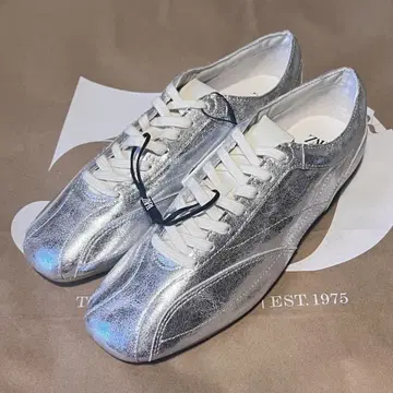 자라 완판템 메탈릭 이펙트 스니커즈 실버 41/26.5cm