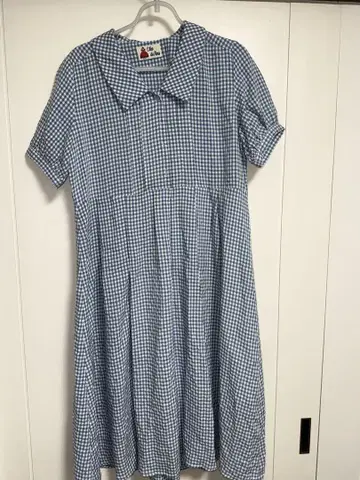 파랑과 화이트 체크 무늬 카라 부착 원피스