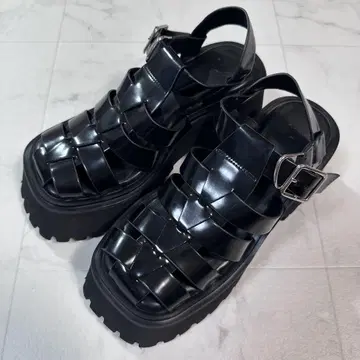 SLY TANK HEEL CAGE SANDAL 통굽 샌들 S 사이즈