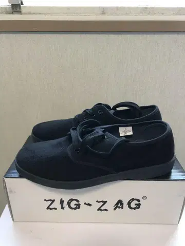 레어 치카노의 애용품 ZIG-ZAG 블랙 스웨이드 스니커즈 28