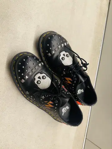 Dr. Martens 스터드 스컬 로퍼 US8 UK6