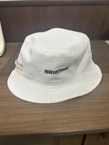 BRIEFING의 버킷 햇 새상품입니다.