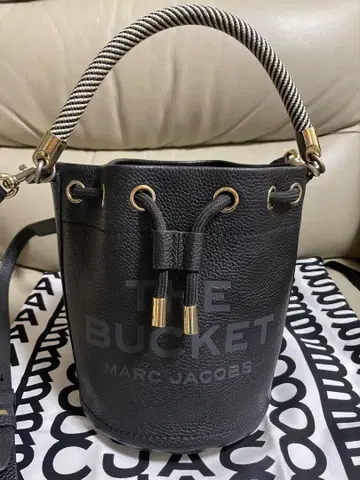 마크제이콥스 THE BUCKET 블랙 버킷 백