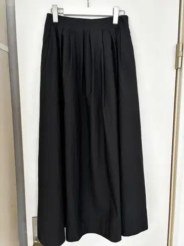 PLST 나일론 플레어 스커트 M 사이즈 블랙