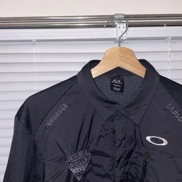 Oakley 블랙 피케 셔츠