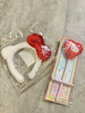 헬로키티 머리띠와 하트 지팡이 세트