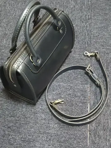 헤르츠 니나 보스턴 네이비