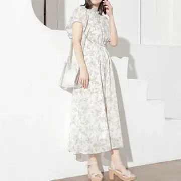 허니즈 아이보리 꽃무늬 반팔 롱 원피스 S 사이즈