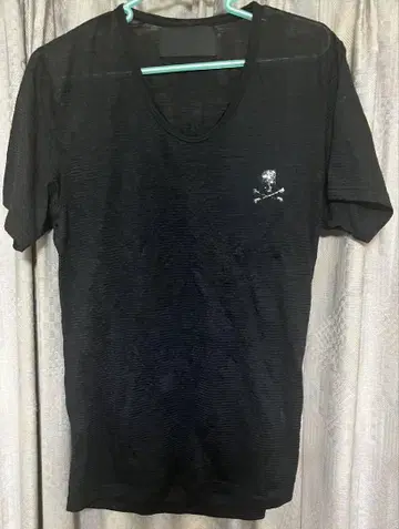 ROEN 스와로 스컬 티셔츠