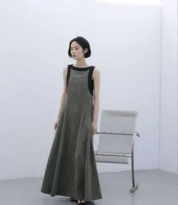 슬리브리스 롱 원피스 그레이와 블랙