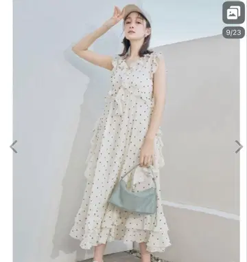 LILY BROWN 도트 무늬 프릴 원피스
