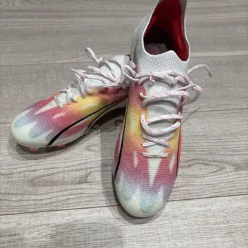 새상품급 PUMA ULTRA 화이트 멀티 컬러 신발