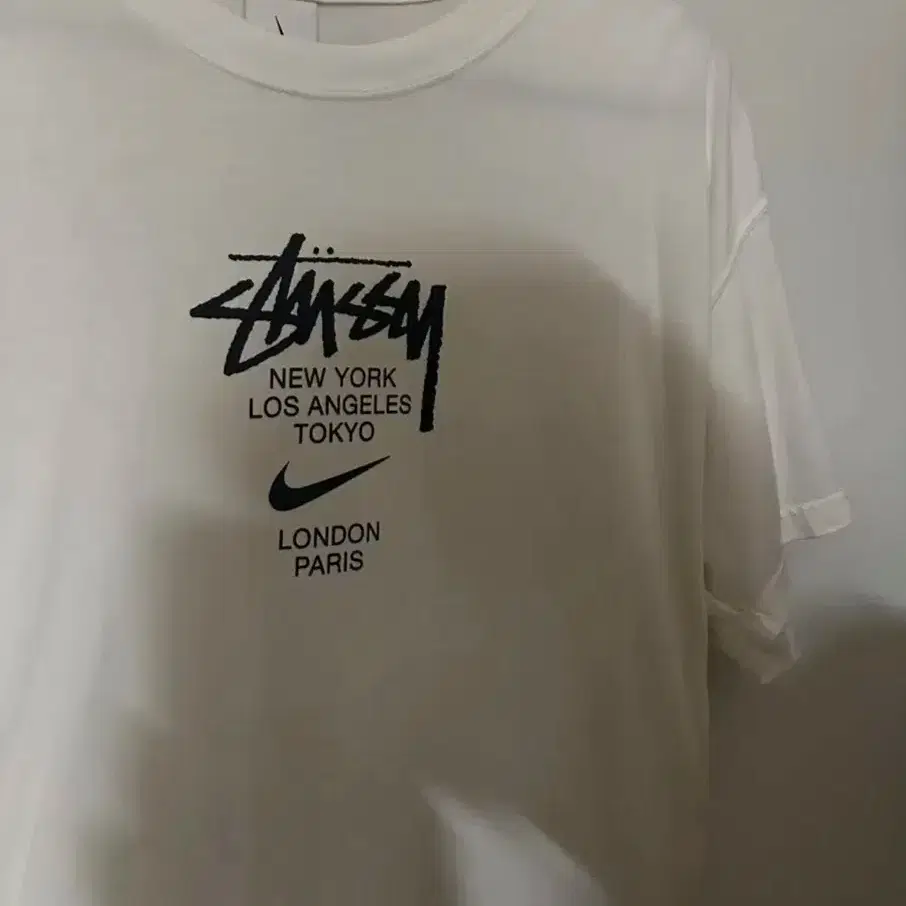 STUSSY | 스투시 (M) Stussy Withered Flower T-Shirt on