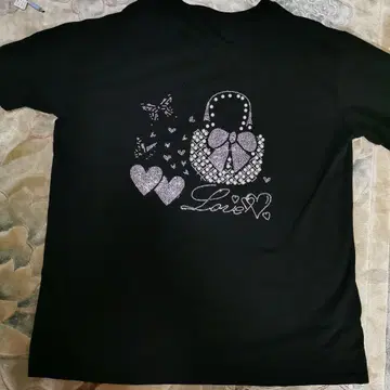 하트와 나비 비즈 장식 티셔츠 M 사이즈 블랙