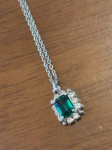 에메랄드 그린 목걸이 실버