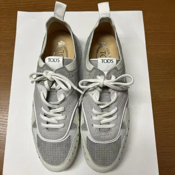 TOD'S 스니커즈 381/2 미사용