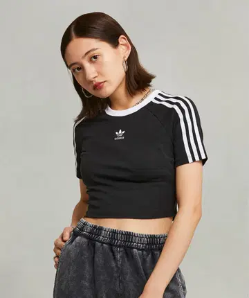 아디다스 크롭 티셔츠 블랙