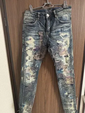 멘데즈 진 장식