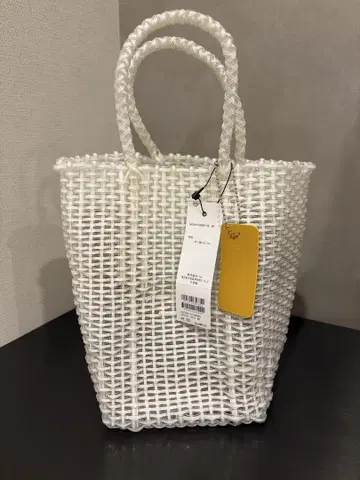 스미스 스타일 메탈릭 화이트 바스켓백 미사용