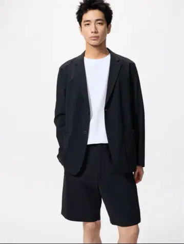 유니클로 울트라 스트레치 자켓 2025년 블랙 XL 사이즈 새상품