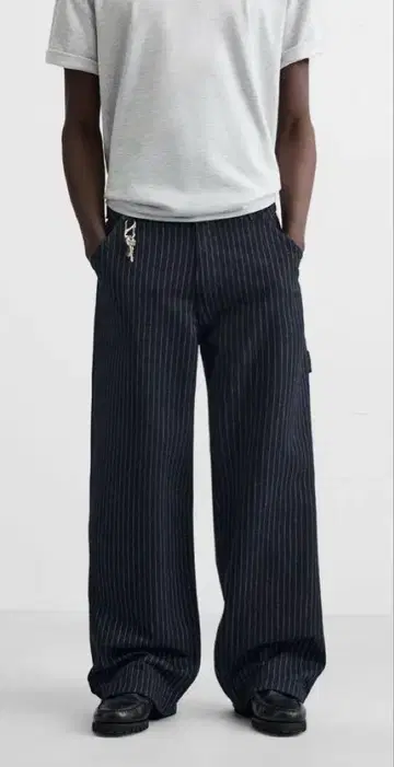 ZARA 스트라이프 패턴 릴랙스 핏 팬츠 EU38 완판템