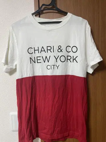 CHARI & CO 캐주얼 티셔츠 화이트/레드