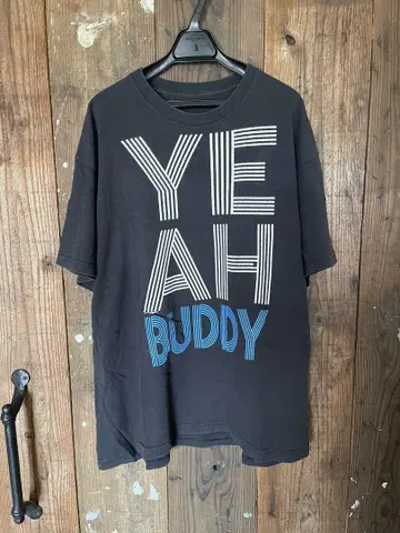 YEAH BUDDY 프린트 90s 티셔츠 블랙