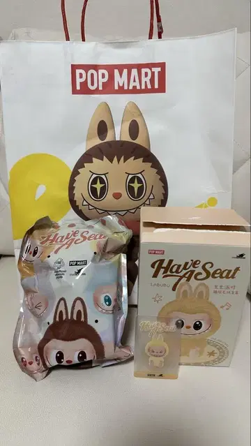 POP MART LABUBU 러브부 앉아보세요 시시