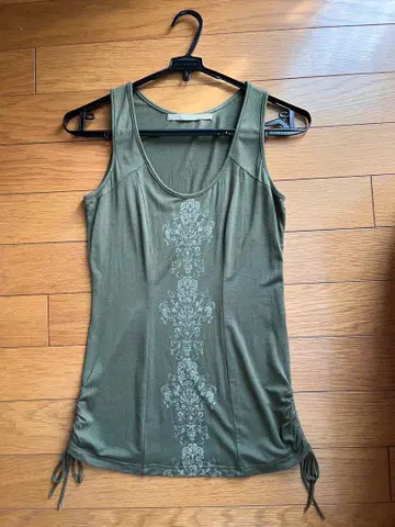 OZZ ON (Rozen Kavalier) 올리브색 롱 탱크탑