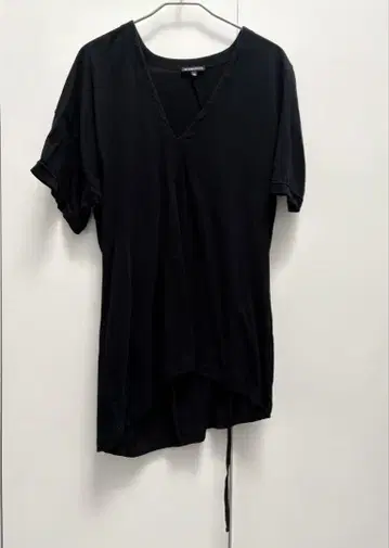 안두르메스테르 비대칭 코튼 T 블랙 사이즈 36